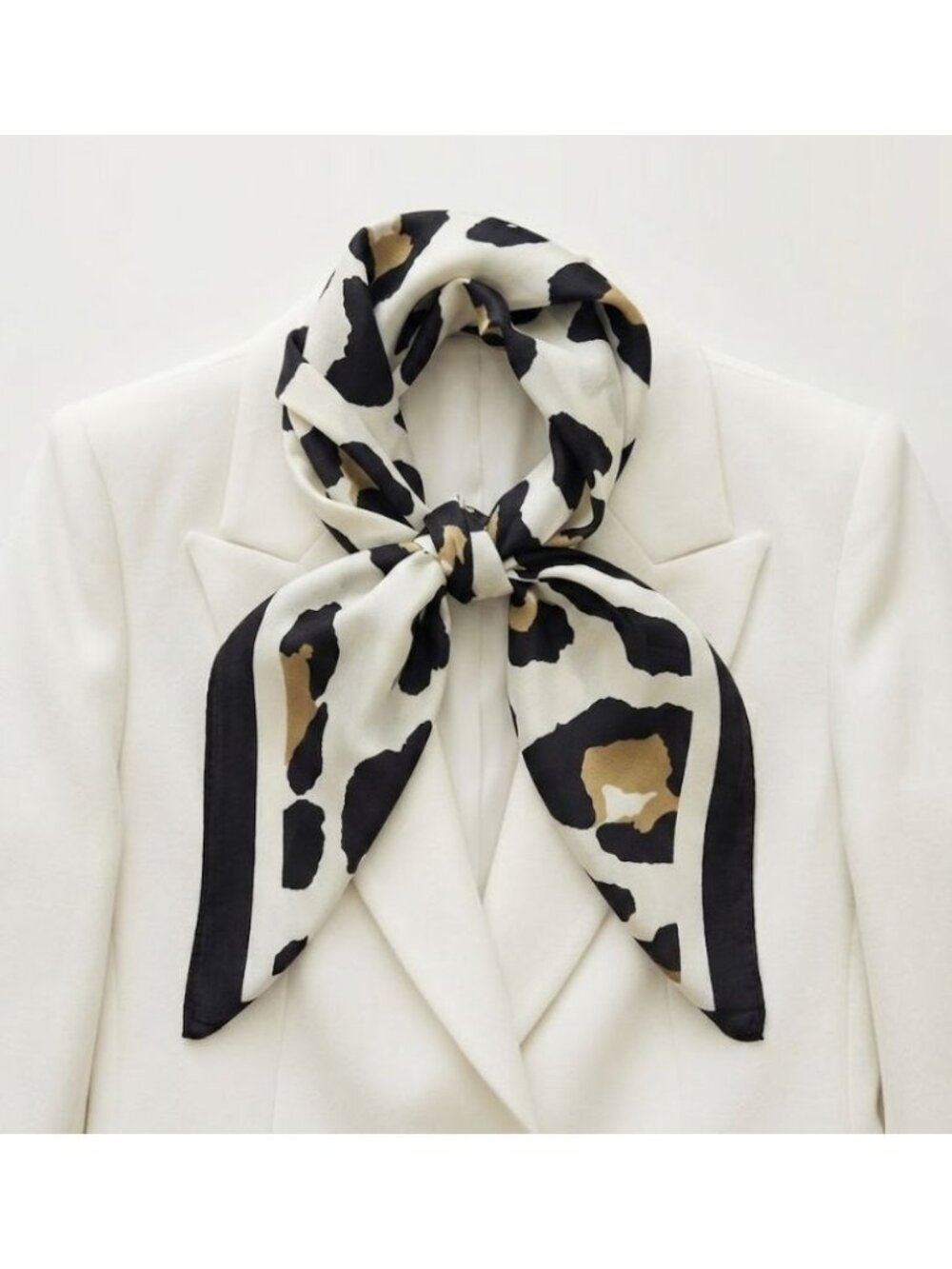 ✨Elegant Bandana Square Scarf Silky Satin Animal Print Leopard Hair Neck Scarfs - Picture 2 of 8